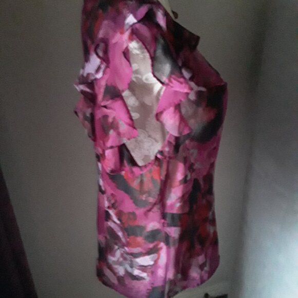 Worthington floral ruffle accent sleeve top size XL - Picture 4 of 9